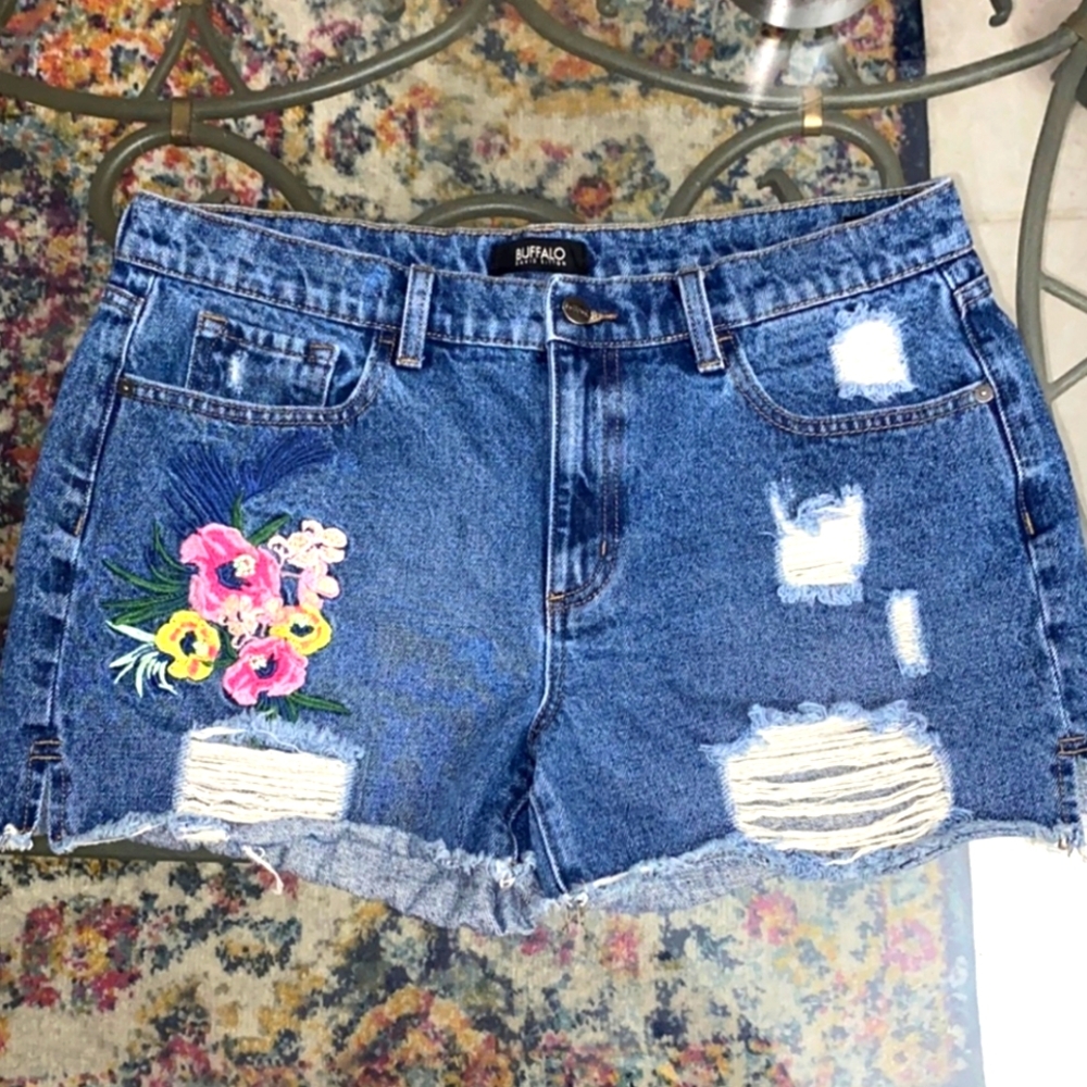 I&M BUFFALO Premium Ripped Blue Denim Hot Shorts With Floral Decal- 31"